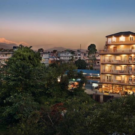 Hotel Lake Shore Pokhara Exterior foto
