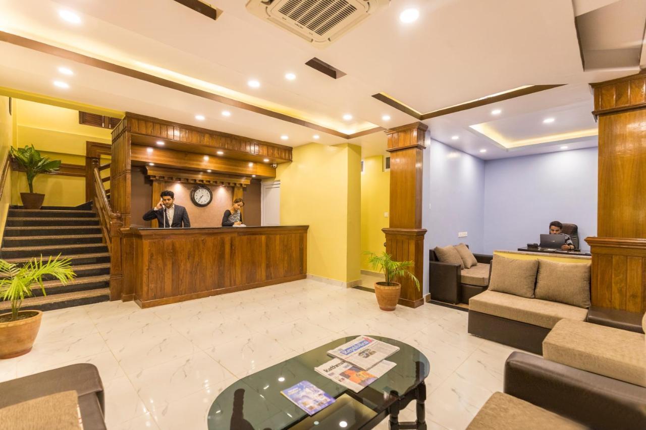 Hotel Lake Shore Pokhara Exterior foto